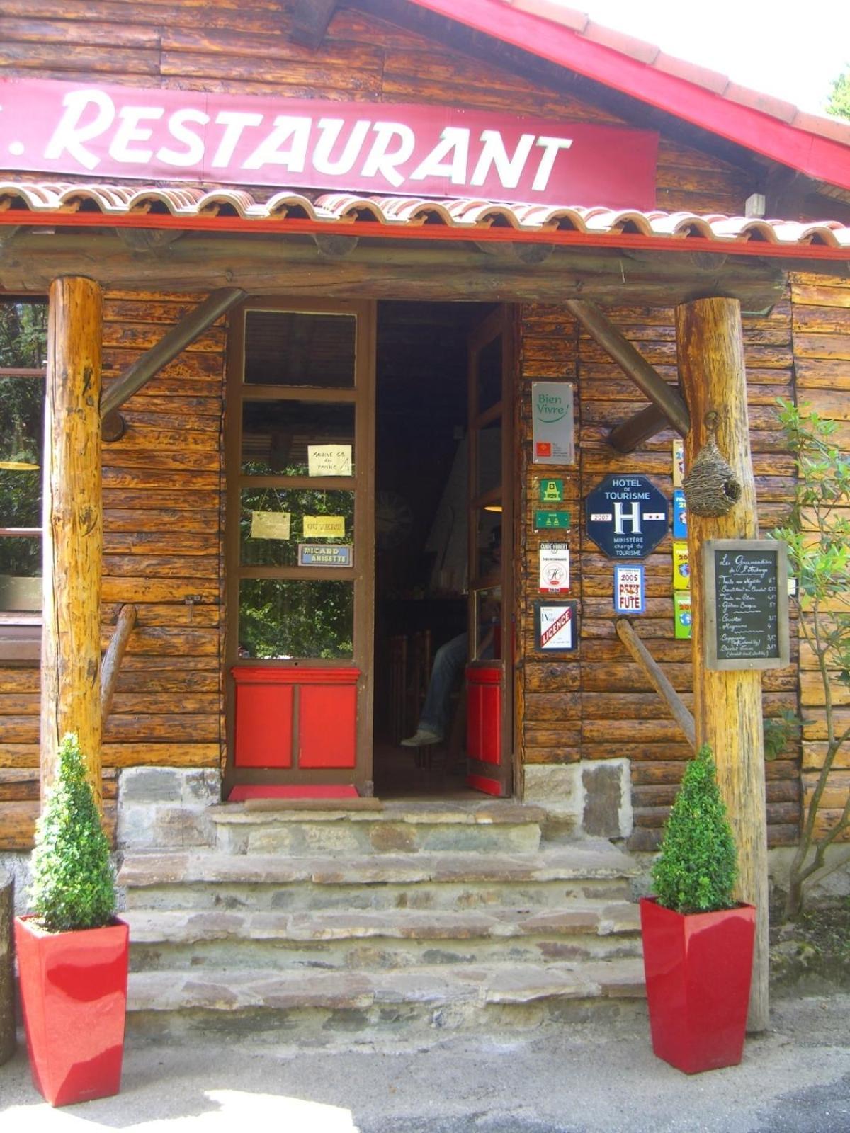 Auberge Les Myrtilles Le Bosc  Luaran gambar